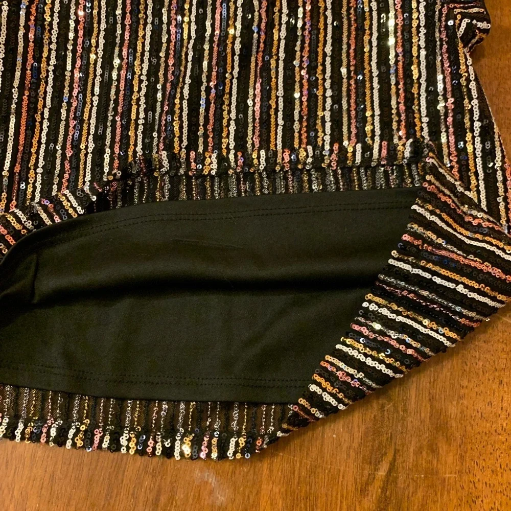 Art Class Small 6/ 6X Black and Gold Sequin Top with Stripes Lined Keyhole Back